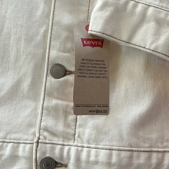 Boys 10/12 Legendary Trucker jacket cut in a modern, utility fit
Classic collar - Picture 6 of 6